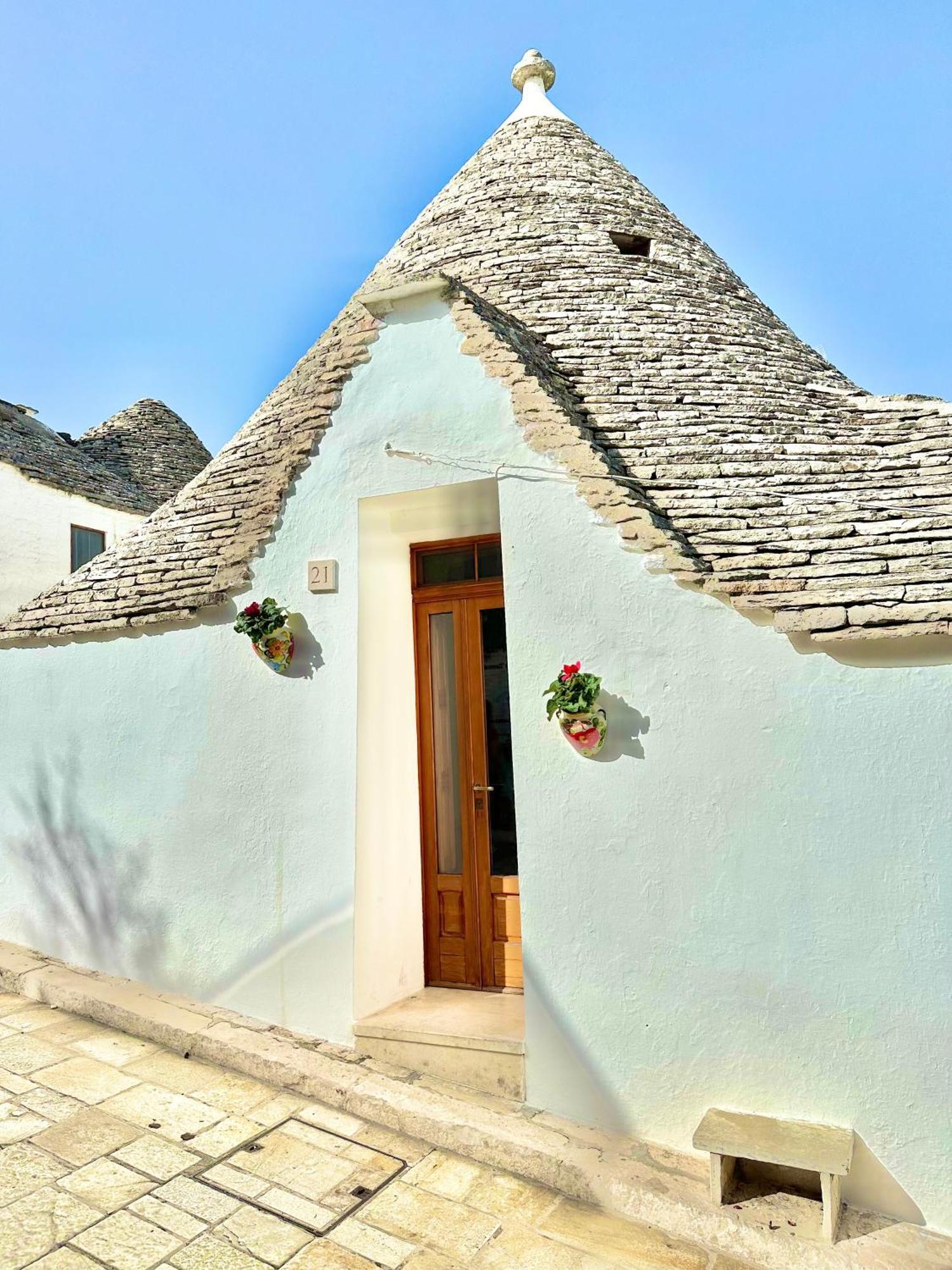 Trulli Moon Villa Alberobello Exterior photo